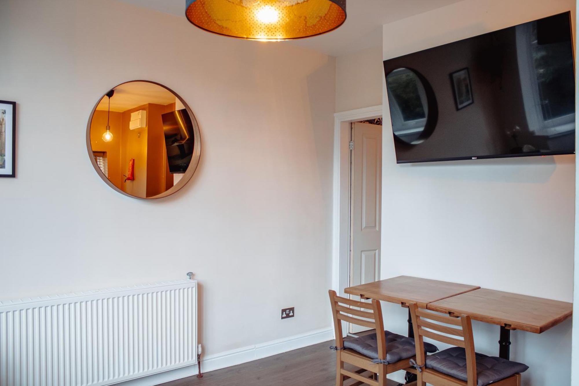 Spacious Flat With Free Parking Appartement Harrogate Buitenkant foto